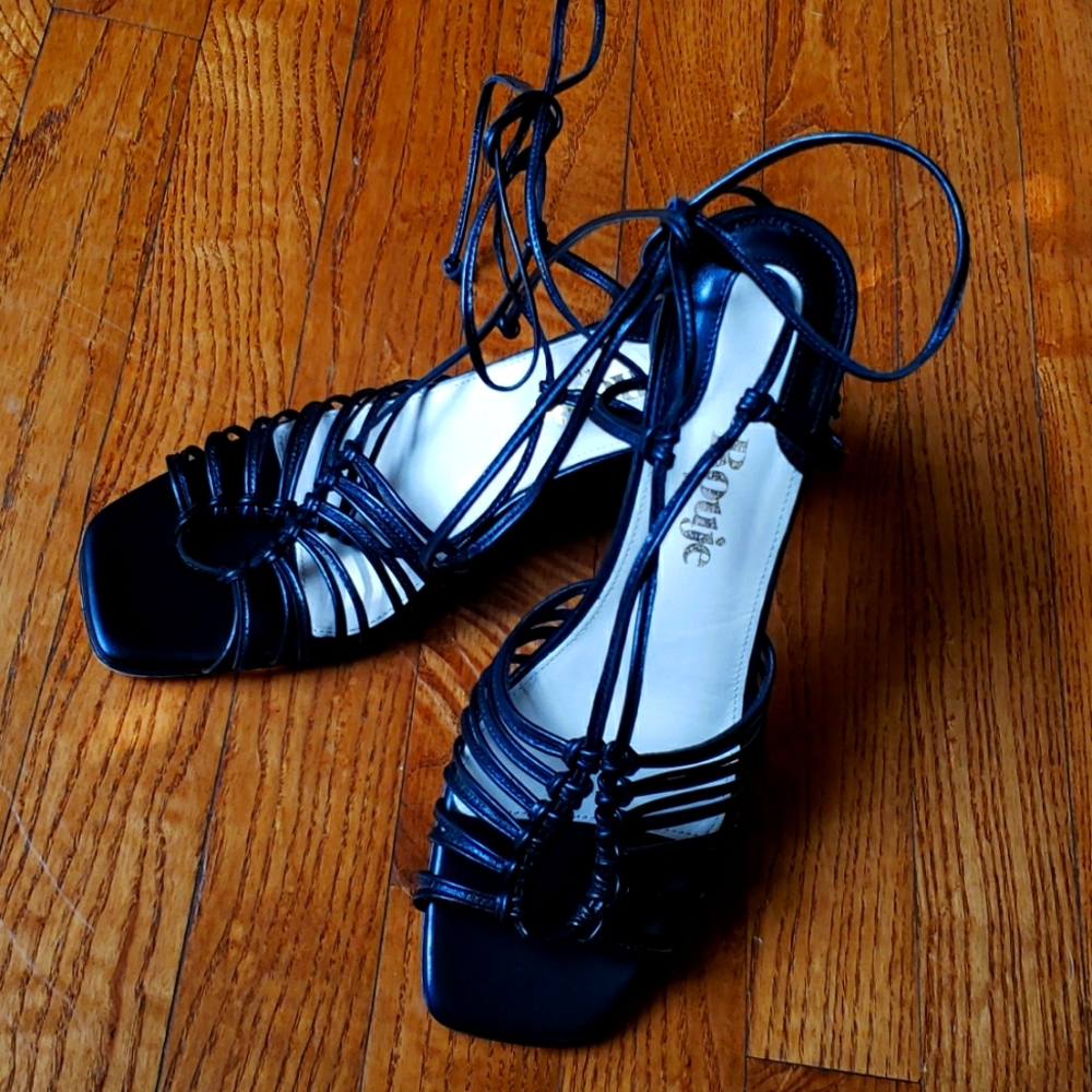 ROUJE PARIS LICE UP SHOES.